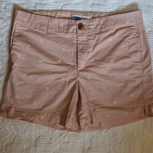 Light pink Daisy embroidery shorts